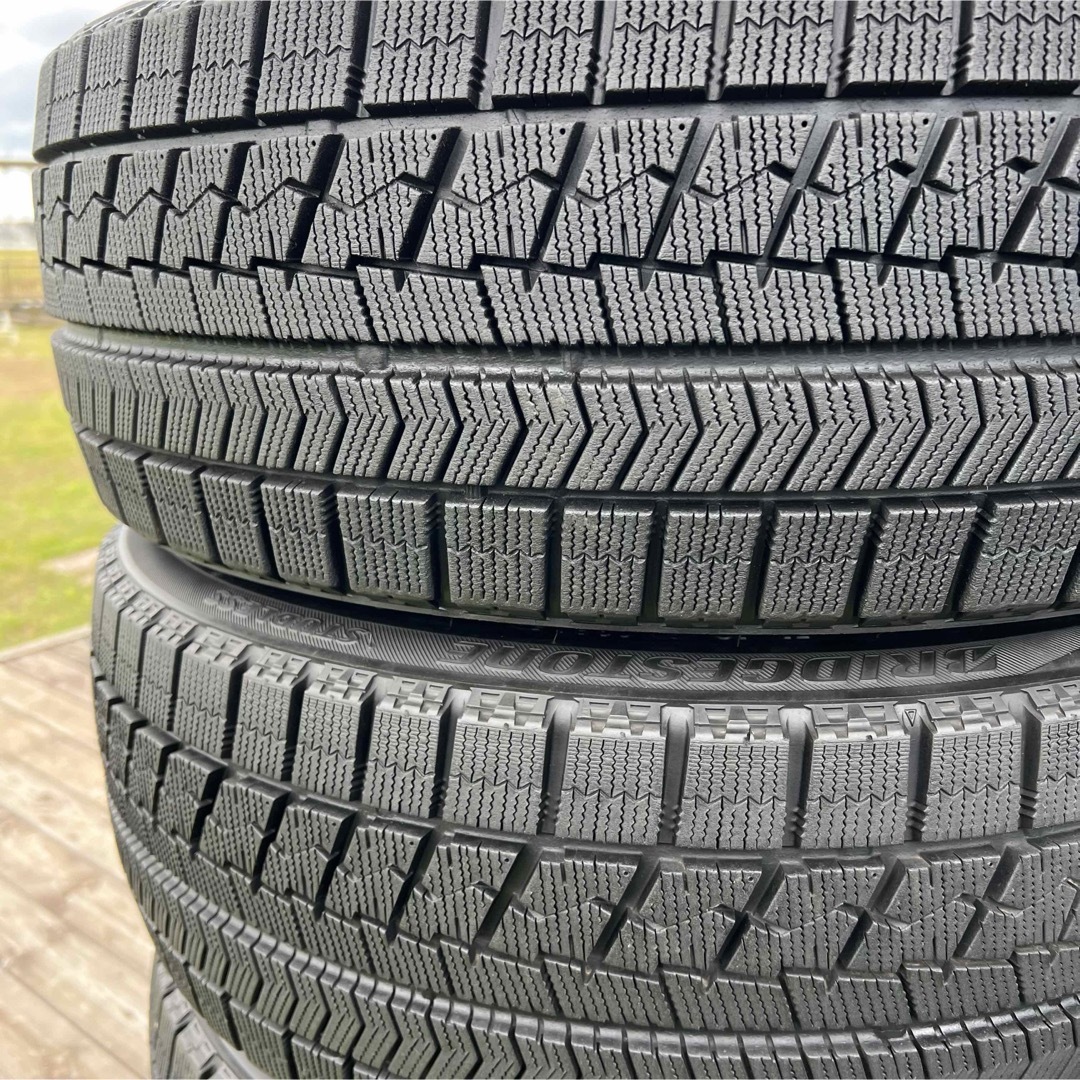 BRIDGESTONE(ブリヂストン)の☆225/40R19☆バリ溝スタッドレス☆ブリヂストン製VRX☆クラウン等に☆ 自動車/バイクの自動車(タイヤ)の商品写真