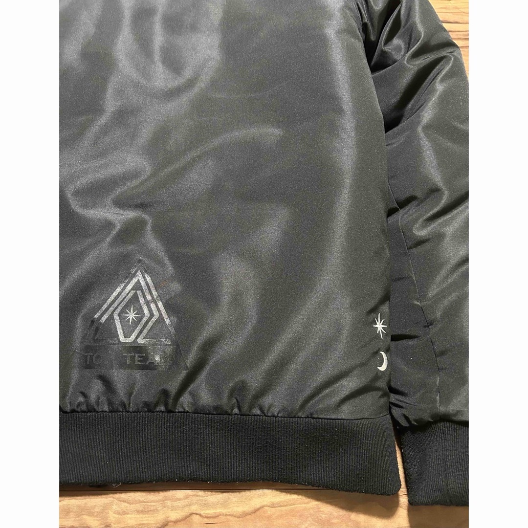 LUZ(ルース)のルースイソンブラ LTT トップチーム ブラック Sサイズ ジャケット MA-1 メンズのジャケット/アウター(ナイロンジャケット)の商品写真