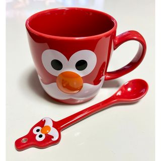 ユニバーサルスタジオジャパン(USJ)の新品　USJ エルモ　サンタ　マグカップ　スプーン付　ELMO ユニバーサル(グラス/カップ)