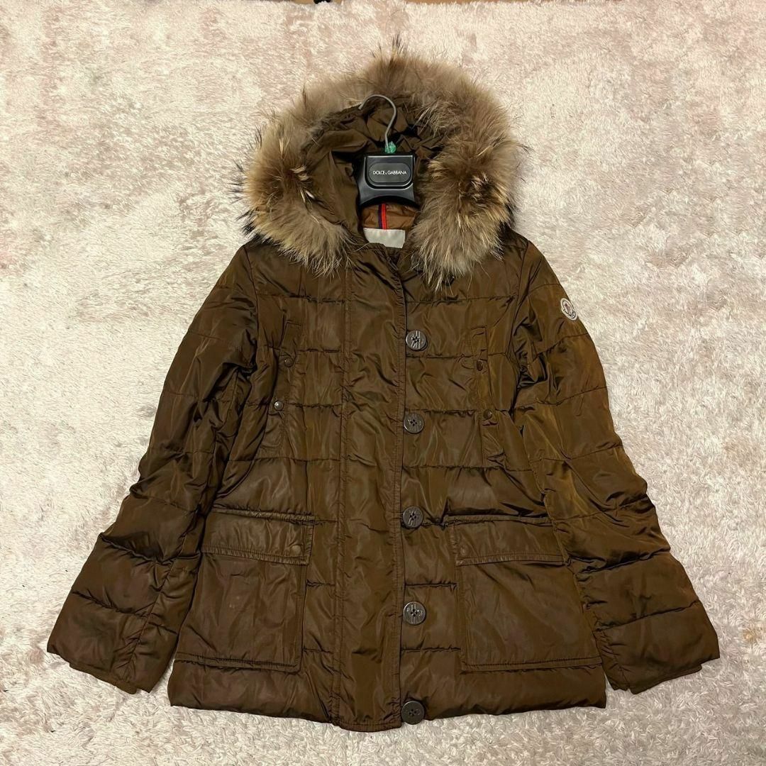 MONCLER(モンクレール)のMONCLER　モンクレール　ダウンジャケット　ファー　ブロンズ レディースのジャケット/アウター(ダウンジャケット)の商品写真