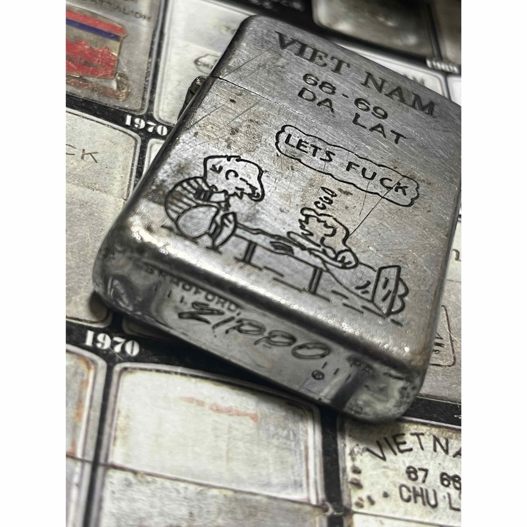 ZIPPO(ジッポー)の【ベトナムZIPPO】本物 1968年製ベトナムジッポー「チャーリーブラウン」 メンズのファッション小物(タバコグッズ)の商品写真