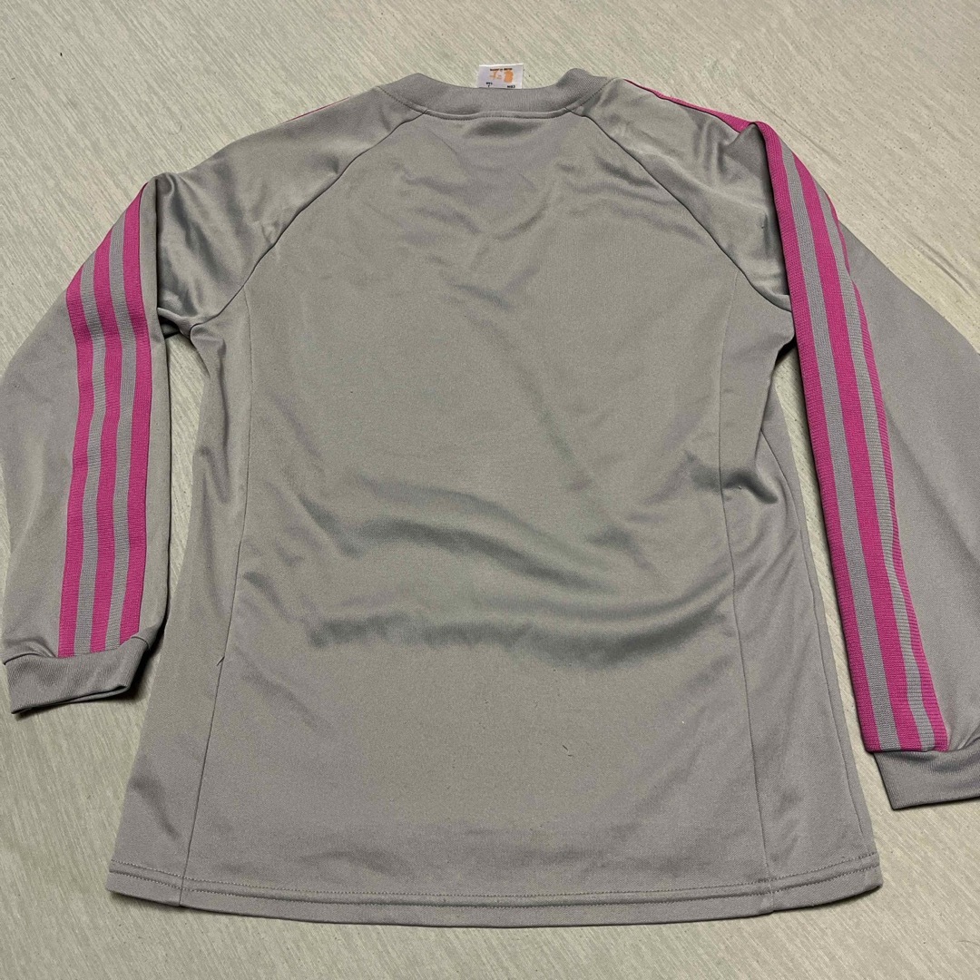 adidas(アディダス)のadidas 長袖シャツ 140 グレー  スポーツ/アウトドアのサッカー/フットサル(ウェア)の商品写真