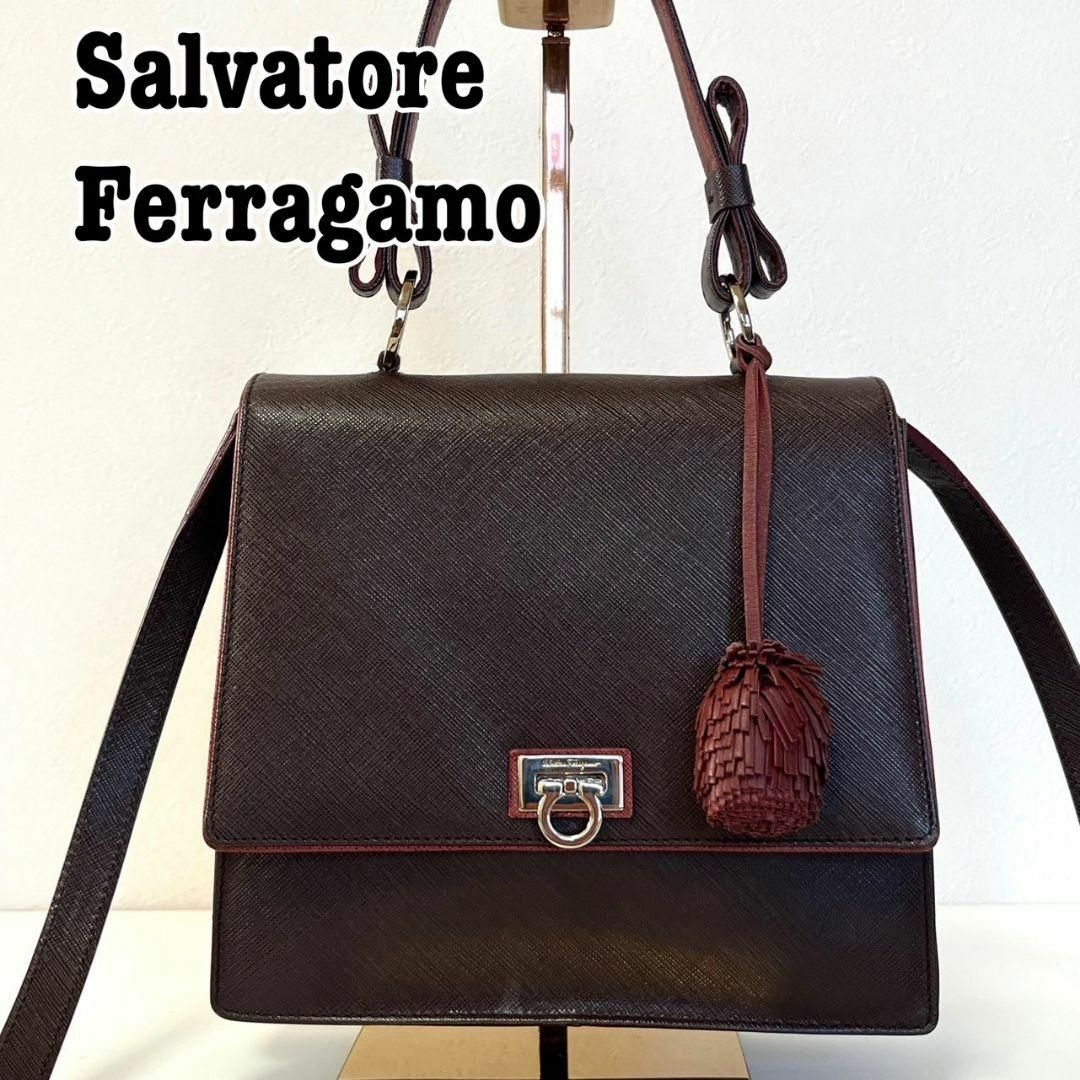 サルヴァトーレフェラガモ Salvatore Ferragamo チェーン ポシェット ガンチーニ 斜め掛け ショルダーバッグ レザー ブラック 美品