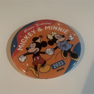ディズニー(Disney)の海外非売品 ミッキー ミニー バースデー 缶バッジ(キャラクターグッズ)
