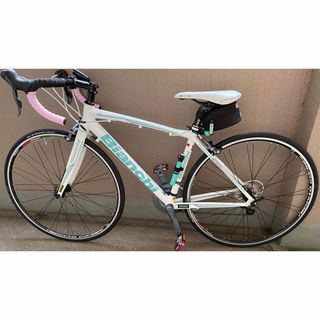 ビアンキ(Bianchi)の【はぎなる様専用】Bianchi ロードバイク vianirone 白(自転車本体)