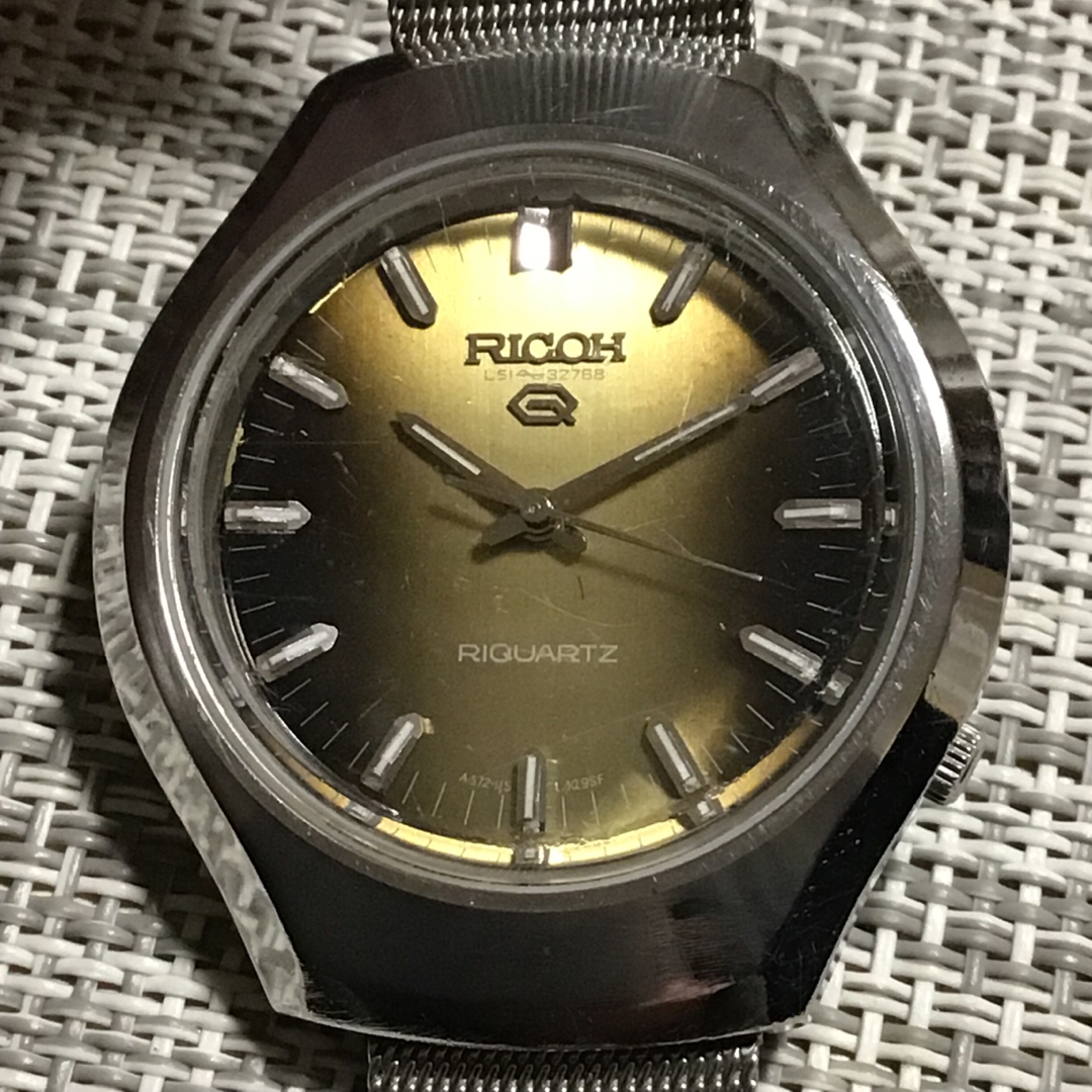 RICOH(リコー)のビンテージ リコー RICOH  RIQUARTZ  極厚初期型 LSI メンズの時計(腕時計(アナログ))の商品写真