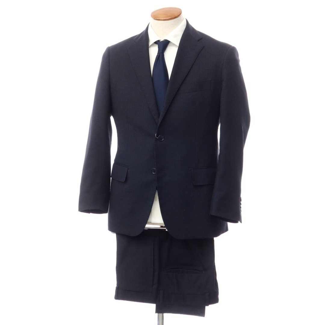 THE SUIT COMPANY(スーツカンパニー)の【中古】スーツカンパニー THE SUIT COMPANY ポリエステルウール ストライプ 3つボタンスーツ ダークネイビーxダークブルー【サイズ165cm-4Drop】【メンズ】 メンズのスーツ(セットアップ)の商品写真