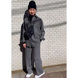 スピックアンドスパン(Spick & Span)のSpick and Span plain clothセンタープレスパンツ(カジュアルパンツ)