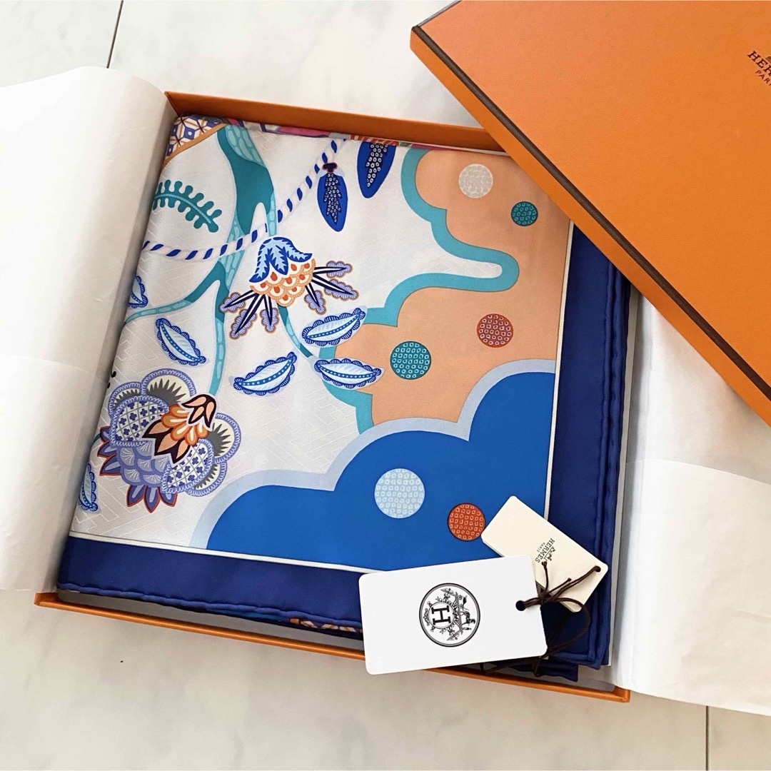 新品未使用】HERMES エルメス カレ90 「デュオ・コスミック」 - 小物 新品未使用】HERMES エルメス カレ90 「デュオ・コスミック」 - 小物