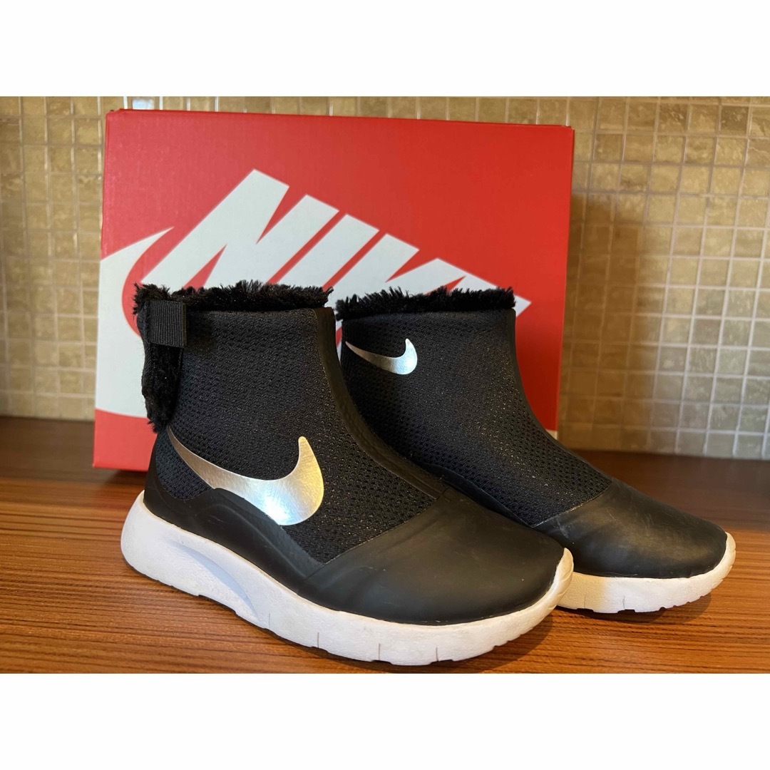 NIKE(ナイキ)のナイキ　NIKE タンジュン　TANJUN HI ジュニア　キッズ　18cm キッズ/ベビー/マタニティのキッズ靴/シューズ(15cm~)(ブーツ)の商品写真