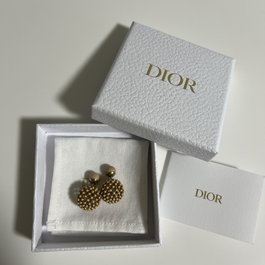 Christian Dior(クリスチャンディオール)のクリスチャン　ディオール　レジン　パールピアス　ゴールド レディースのアクセサリー(ピアス)の商品写真