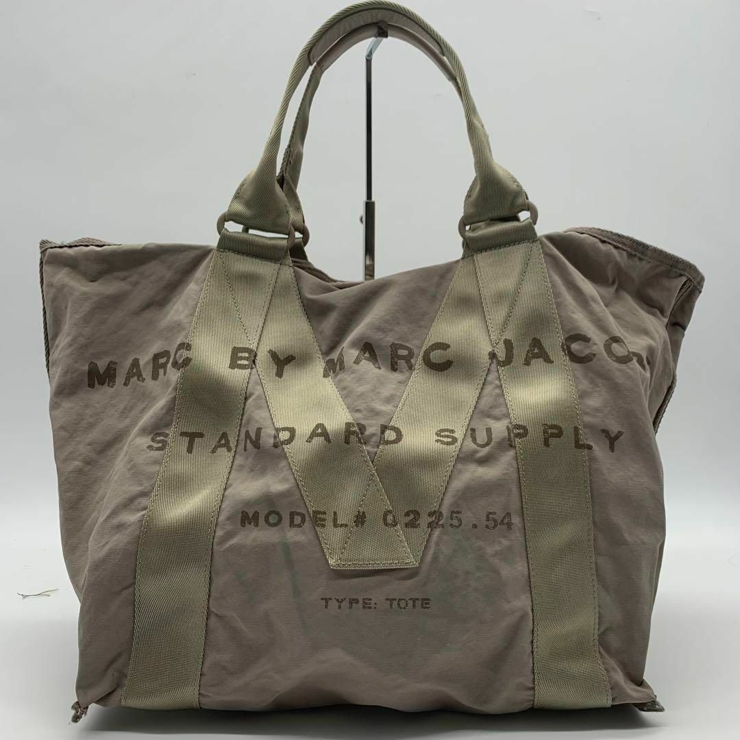 MARC BY MARC JACOBS(マークバイマークジェイコブス)のマークバイマークジェイコブス キャンバス ハンドバッグ ロゴ グレー レディースのバッグ(トートバッグ)の商品写真