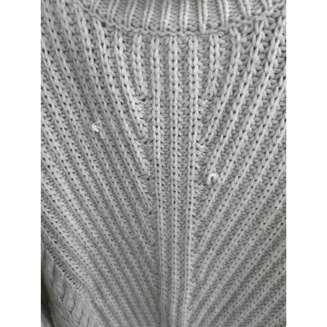 GU(ジーユー)のGU フリンジ付き白ニット レディースのトップス(ニット/セーター)の商品写真