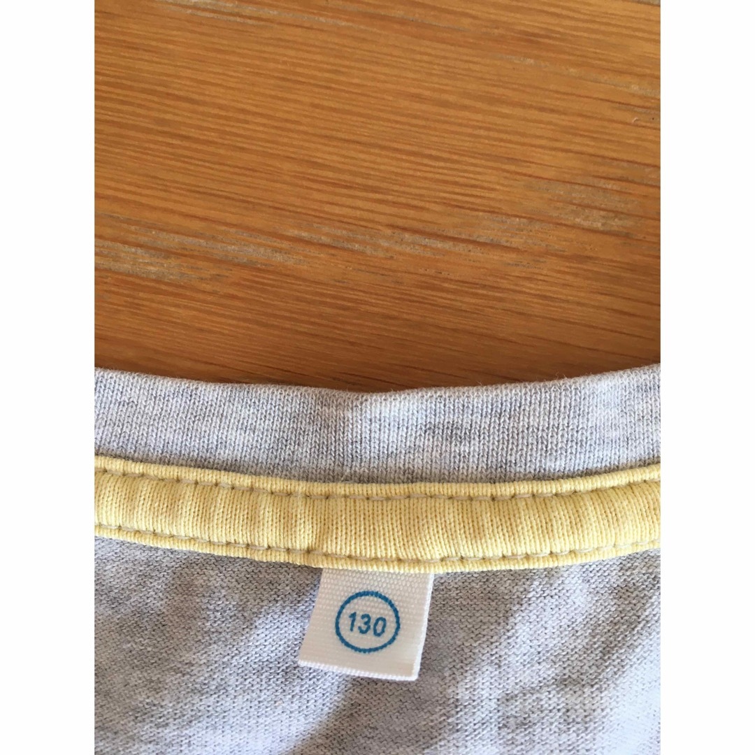 UNIQLO(ユニクロ)の長袖Tシャツ　カットソー　130 ユニクロ  キッズ/ベビー/マタニティのキッズ服男の子用(90cm~)(Tシャツ/カットソー)の商品写真