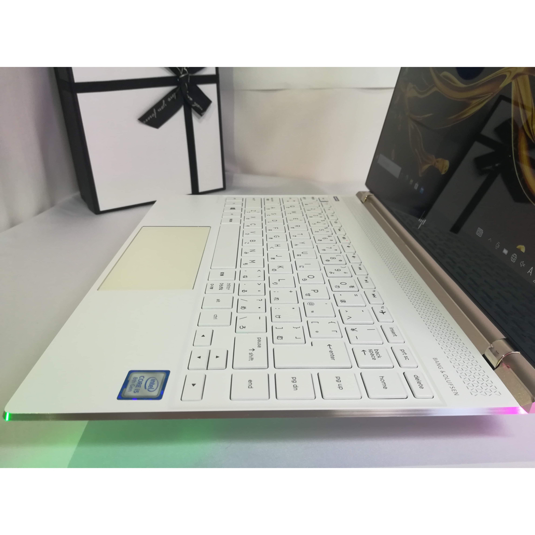 セラミックホワイトHP Spectre Laptop 13-af0xxノートPC