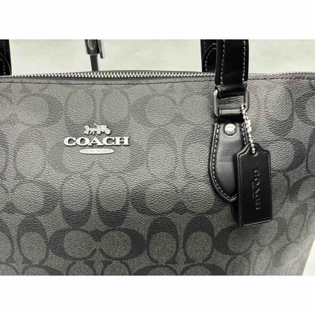 COACH(コーチ)の【新品未使用】COACHシグネチャーギャラリートートバッグCH504SVTSQ レディースのバッグ(トートバッグ)の商品写真