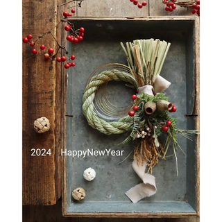 2024 新年を迎える門出に　縁起良い紅白の実ものナッツ添え注連縄　しめ縄飾り(ドライフラワー)