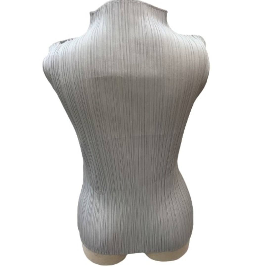 ISSEY MIYAKE(イッセイミヤケ)の♪♪ISSEY MIYAKE イッセイミヤケ PLATS PLEASE アンサンブル セットアップ  PP55-JJ101 ライトグレー レディースのトップス(アンサンブル)の商品写真