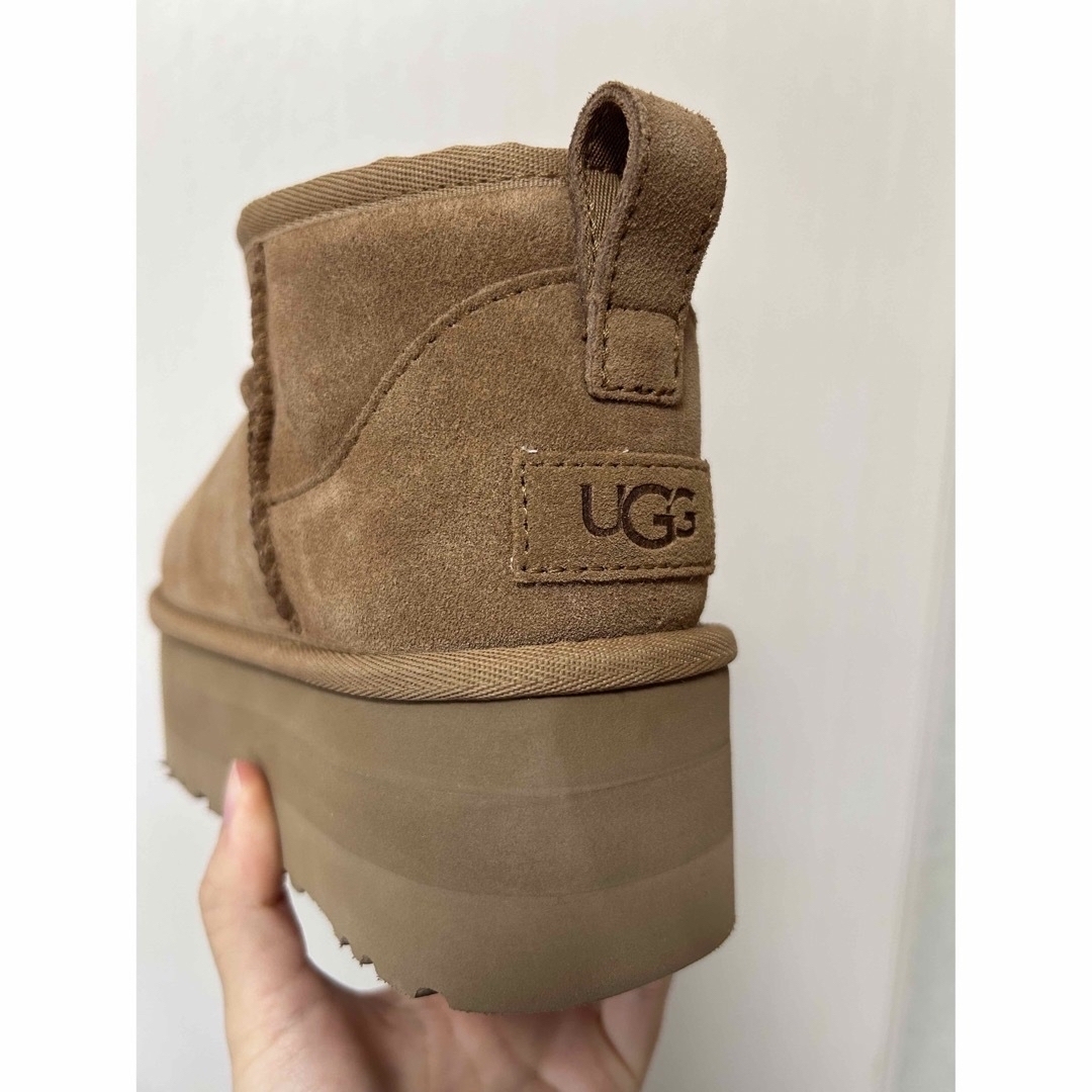 新品未使用！ UGG クラシック ウルトラ ミニ プラットフォームブーツ