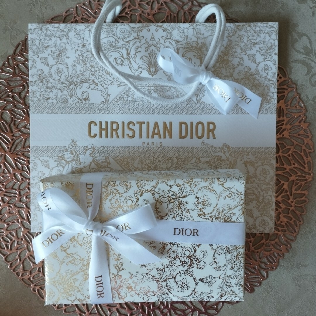 Dior(ディオール)の【新品未使用】Diorクリスマスオファー＋ホリデーグッズ レディースのファッション小物(ポーチ)の商品写真