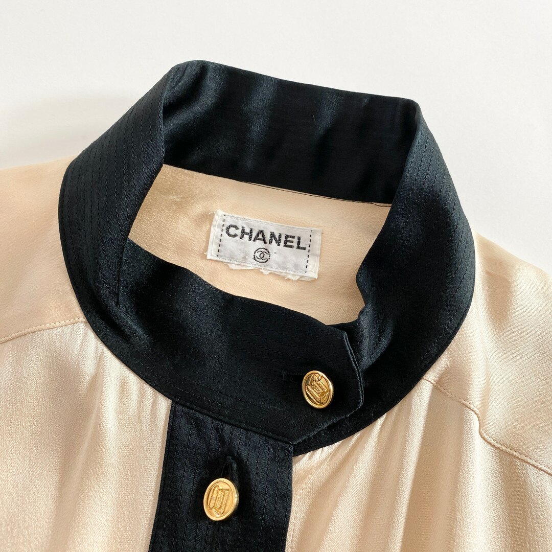 8k29 CHANEL シャネル ブラウスシャツ アイボリー 金ボタン 8k29 CHANEL シャネル ブラウスシャツ アイボリー 金ボタン