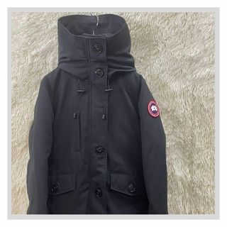 カナダグース(CANADA GOOSE)のカナダグース シャーロットパーカー  ダウンコート ブラック ダウン　Sサイズ(ダウンジャケット)