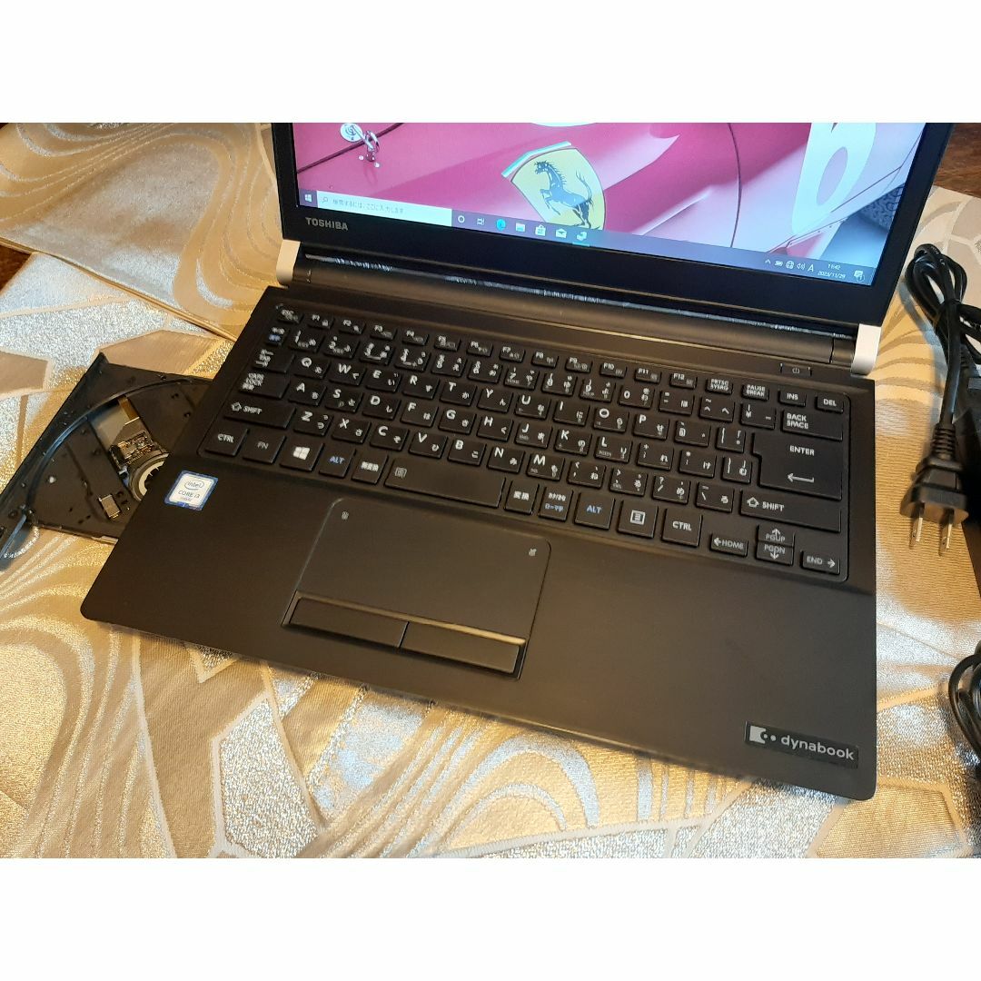 東芝(トウシバ)のR73/T 東芝 i3 6100U 256G SSD 8G スマホ/家電/カメラのPC/タブレット(ノートPC)の商品写真