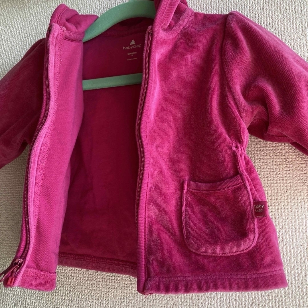 babyGAP(ベビーギャップ)のギャップベビー　パーカー　70 キッズ/ベビー/マタニティのベビー服(~85cm)(ジャケット/コート)の商品写真