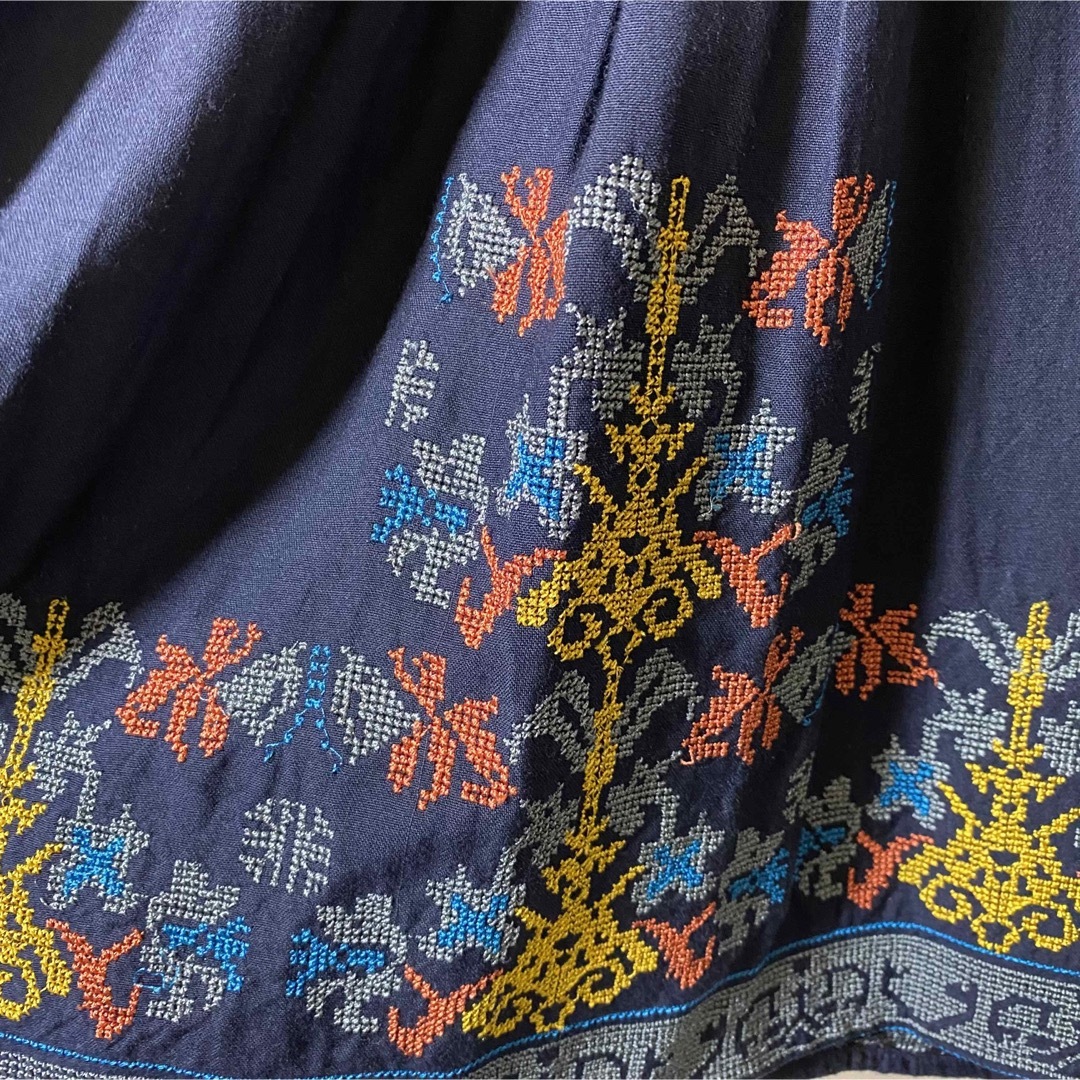 navasana(ナバアサナ)のナバアサナ　刺繍　ブラウス レディースのトップス(シャツ/ブラウス(長袖/七分))の商品写真