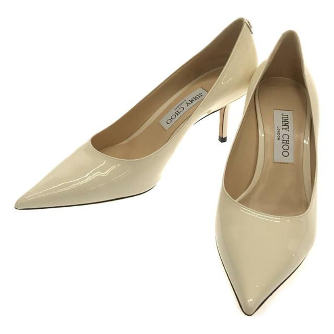 JIMMY CHOO(ジミーチュウ)の【新品】  JIMMY CHOO / ジミーチュウ | 金具ロゴ パテントレザー ポインテッドトゥ パンプス | 38 | ホワイト | レディース レディースの靴/シューズ(ハイヒール/パンプス)の商品写真