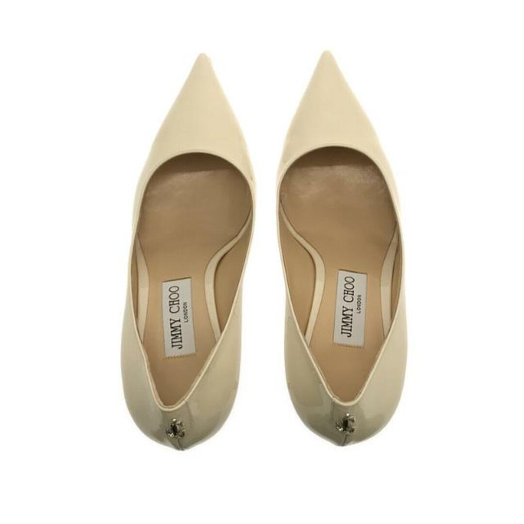 JIMMY CHOO(ジミーチュウ)の【新品】  JIMMY CHOO / ジミーチュウ | 金具ロゴ パテントレザー ポインテッドトゥ パンプス | 38 | ホワイト | レディース レディースの靴/シューズ(ハイヒール/パンプス)の商品写真