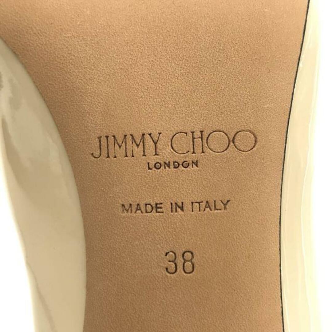 JIMMY CHOO(ジミーチュウ)の【新品】  JIMMY CHOO / ジミーチュウ | 金具ロゴ パテントレザー ポインテッドトゥ パンプス | 38 | ホワイト | レディース レディースの靴/シューズ(ハイヒール/パンプス)の商品写真