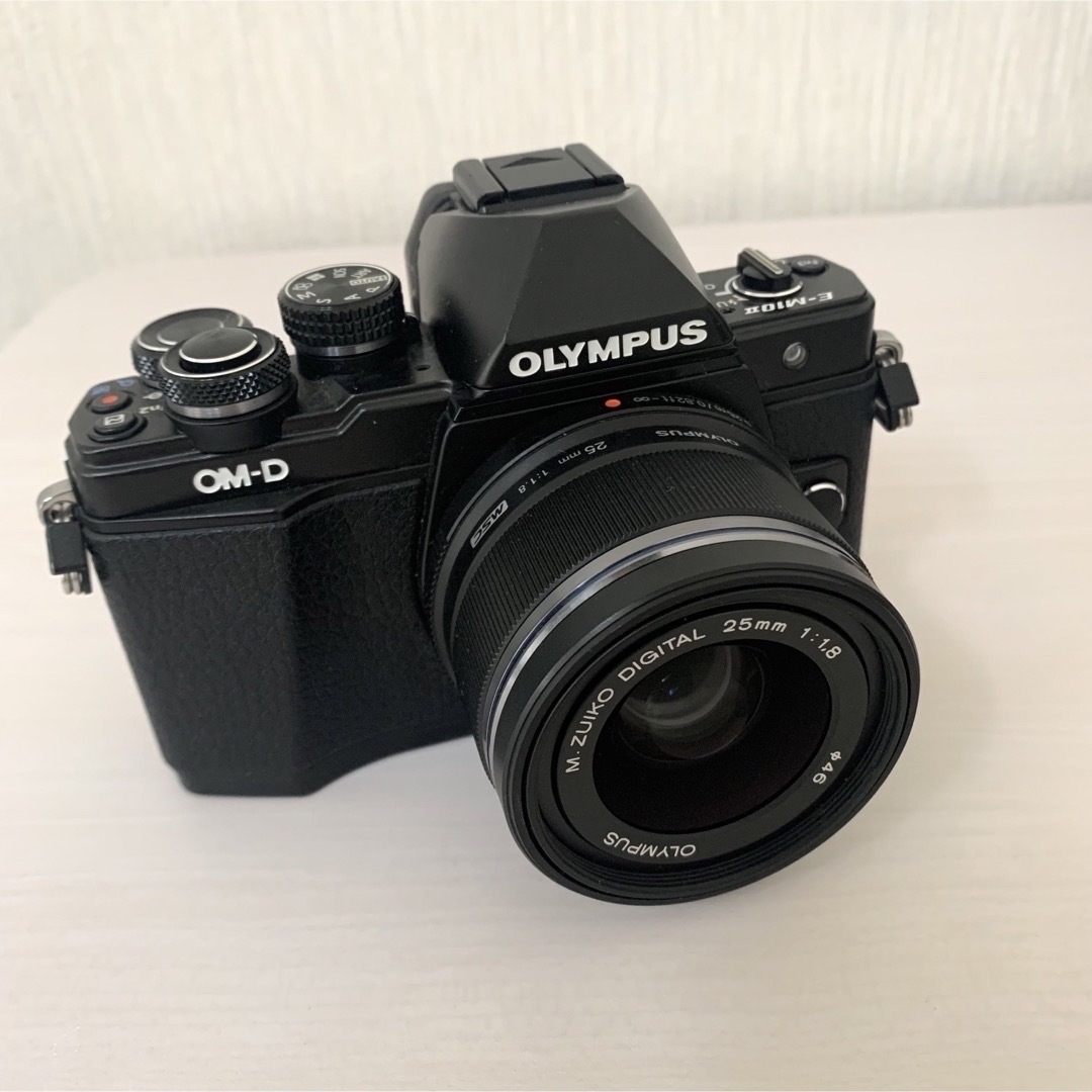 OLYMPUS - OLYMPUS OM-D E-M10 Mark II ボディ＋単焦点レンズの通販 by