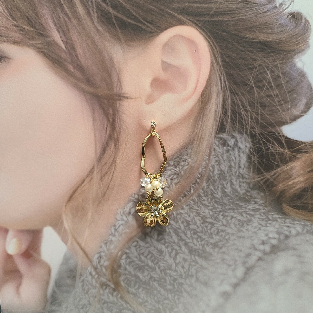 👑ご確認ページNo.213 goldフラワーパーツピアス ハンドメイドのアクセサリー(ピアス)の商品写真