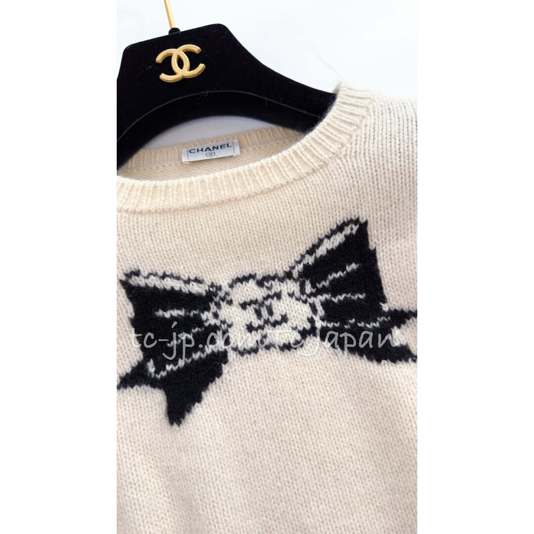 CHANEL(シャネル)のシャネル セーター CHANEL スーパーモデル着用 ヴィンテージ アイボリー ブラック カシミア 100% ニット 貴重 美品 38 40 レディースのトップス(ニット/セーター)の商品写真