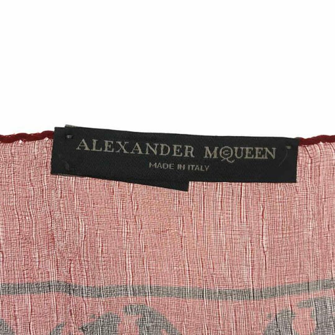 Alexander McQueen(アレキサンダーマックイーン)の【美品】  ALEXANDER MCQUEEN / アレキサンダーマックイーン | シルク スカル柄 大判 スカーフ | レッド レディースのファッション小物(ストール/パシュミナ)の商品写真