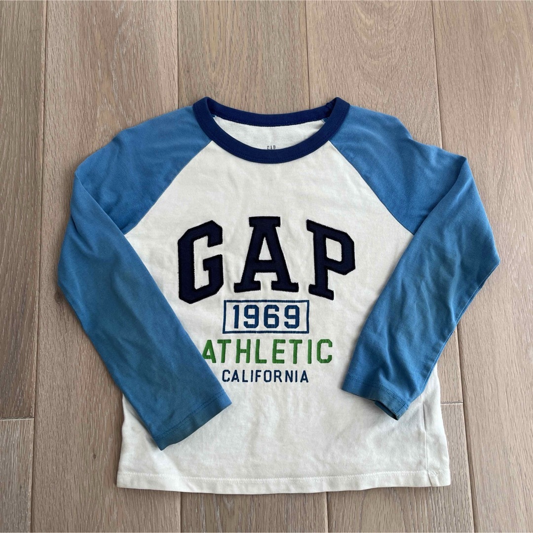 GAP Kids(ギャップキッズ)のTシャツ2枚組　110サイズ キッズ/ベビー/マタニティのキッズ服男の子用(90cm~)(Tシャツ/カットソー)の商品写真