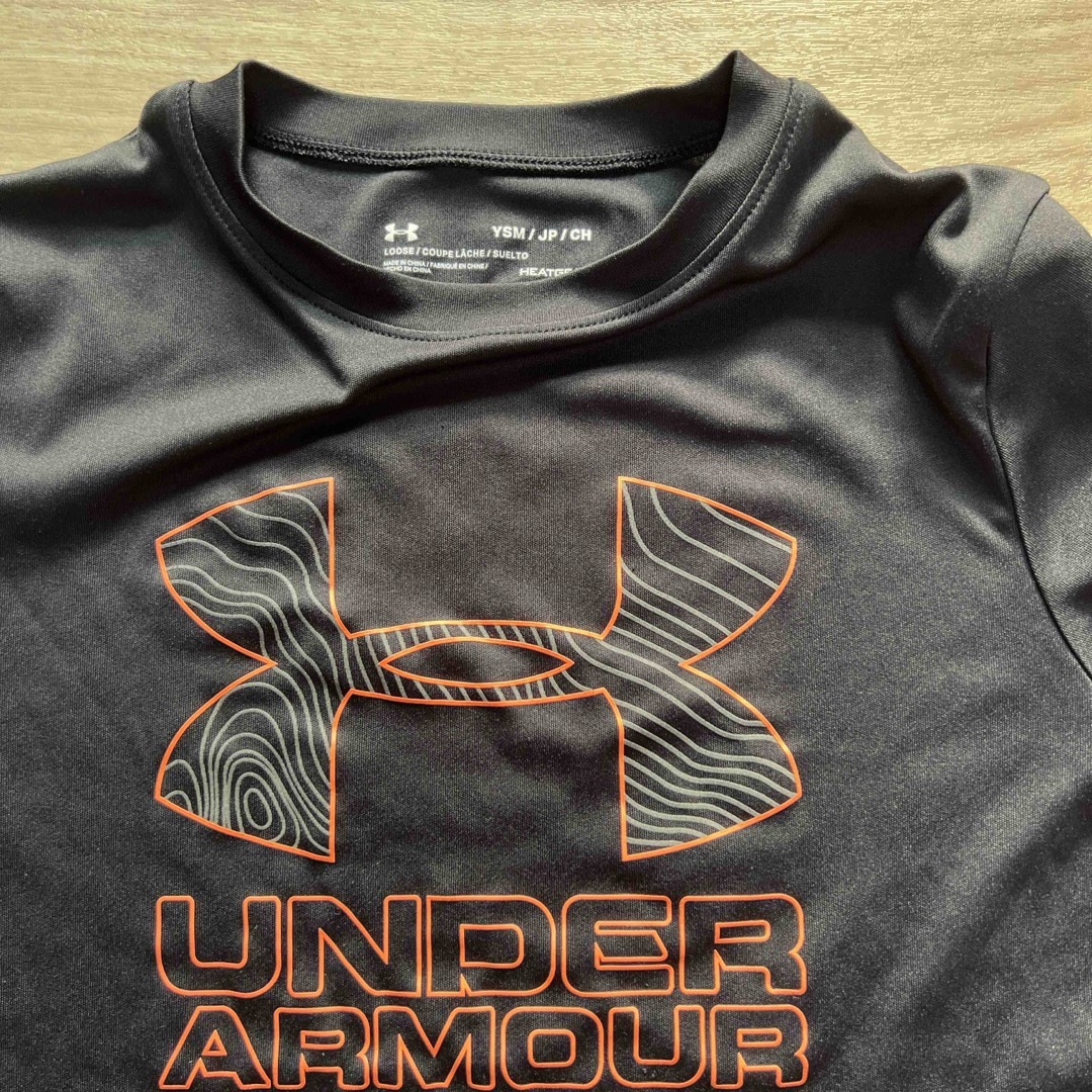 UNDER ARMOUR(アンダーアーマー)のアンダーアーマー　キッズ　Tシャツ　YSM キッズ/ベビー/マタニティのキッズ服男の子用(90cm~)(Tシャツ/カットソー)の商品写真