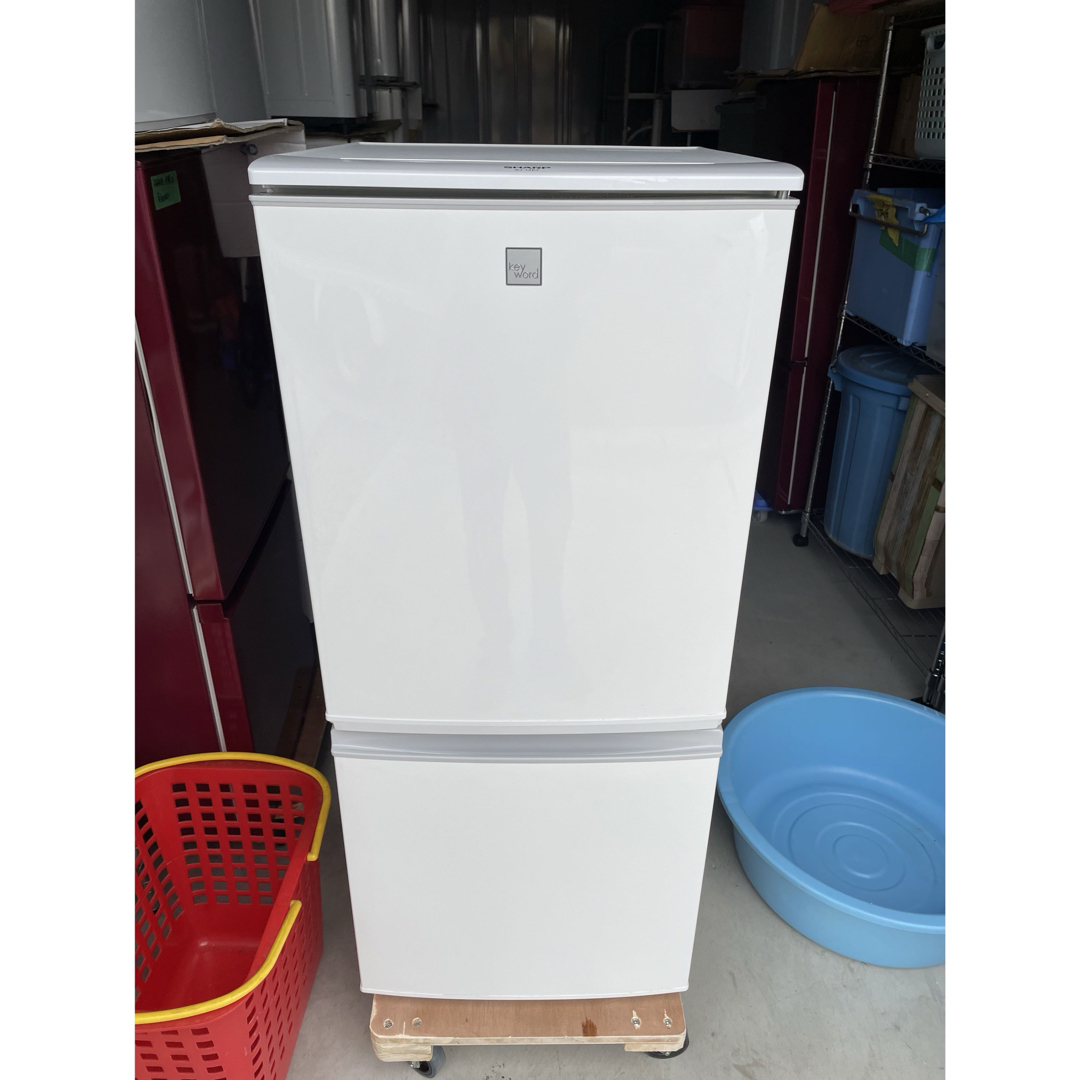 愛知近郊配送無料　SHARP 137L SJ-14E7-KW  2020年製