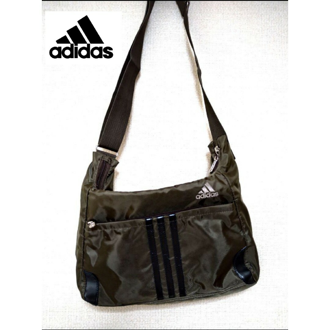 adidas(アディダス)のアディダス　スリーライン　ショルダーバッグ　カーキー メンズのバッグ(ショルダーバッグ)の商品写真