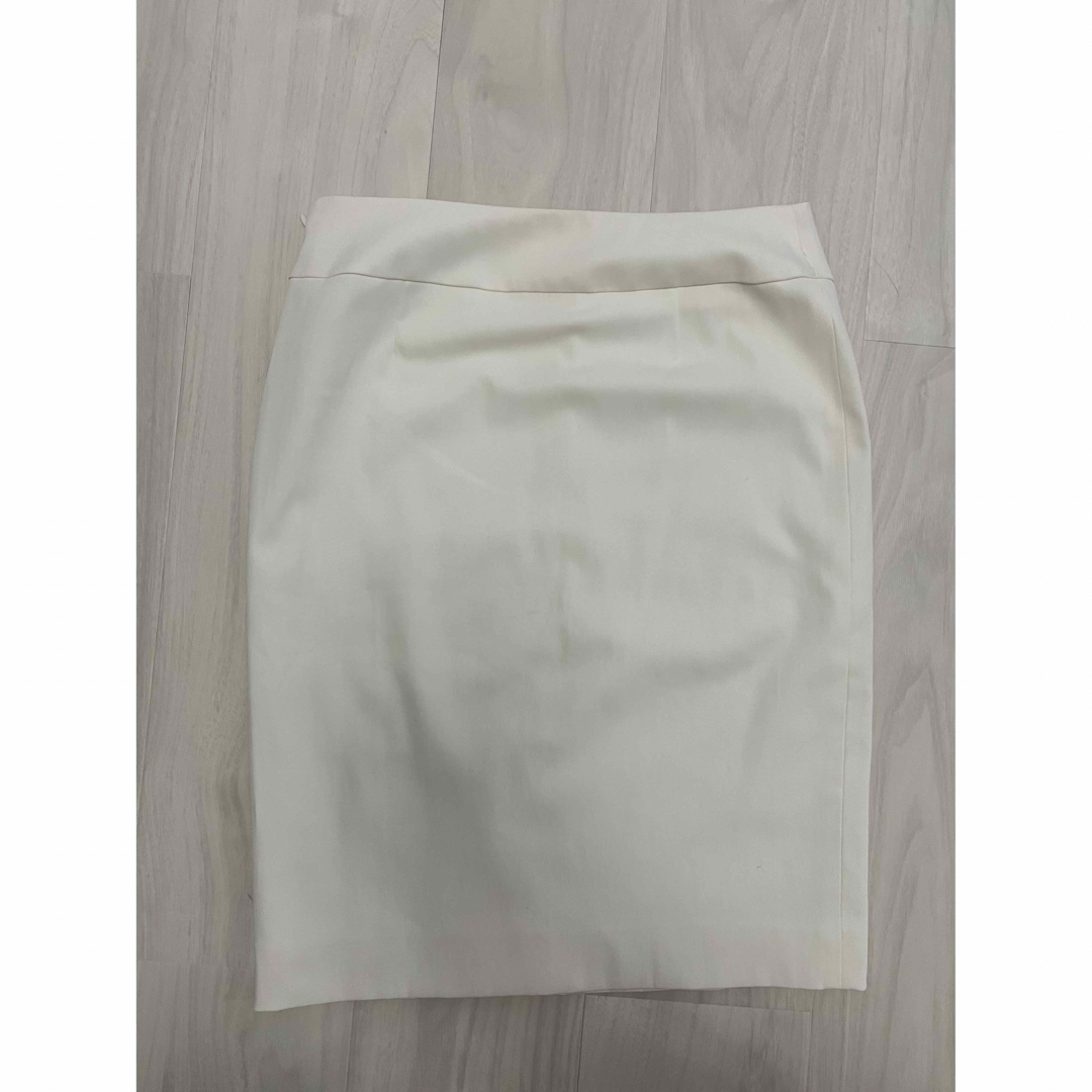 スリットスカート　白　オフィススカート　スーツ レディースのスカート(ひざ丈スカート)の商品写真