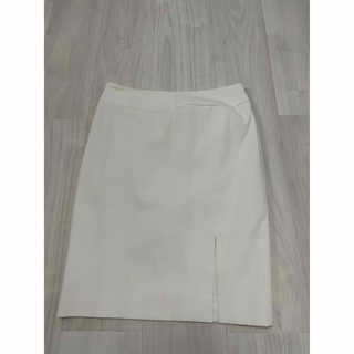スリットスカート　白　オフィススカート　スーツ(ひざ丈スカート)