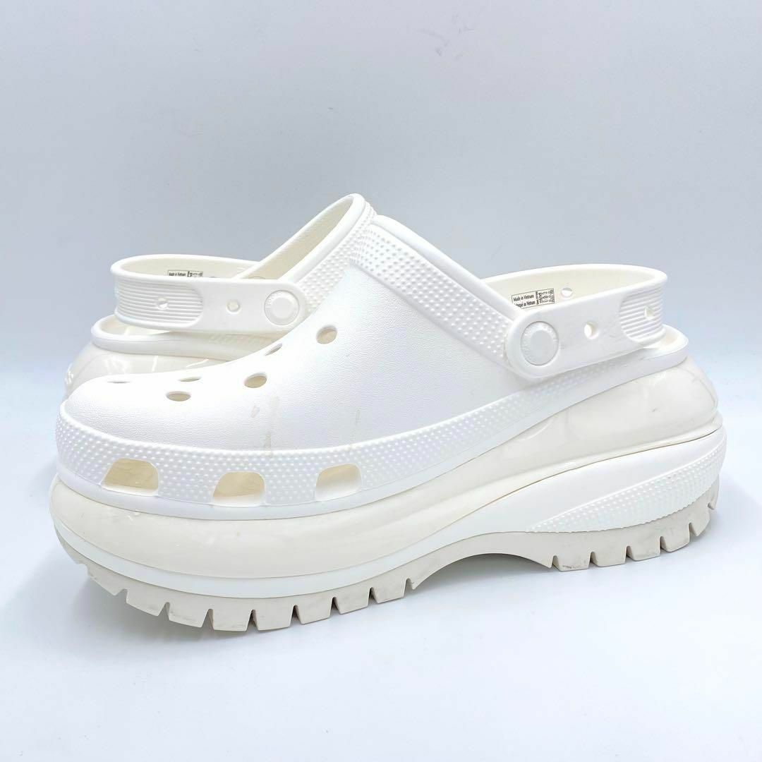 crocs(クロックス)の『crocs』クロックス (M6 W8) メガクラッシュ クロッグサンダル メンズの靴/シューズ(サンダル)の商品写真