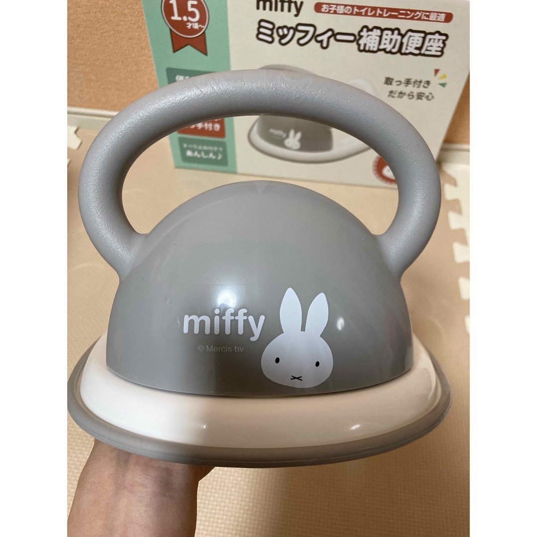 miffy(ミッフィー)のトイレトレーニング おまる 補助便座 ミッフィー おまけ キッズ/ベビー/マタニティのおむつ/トイレ用品(補助便座)の商品写真