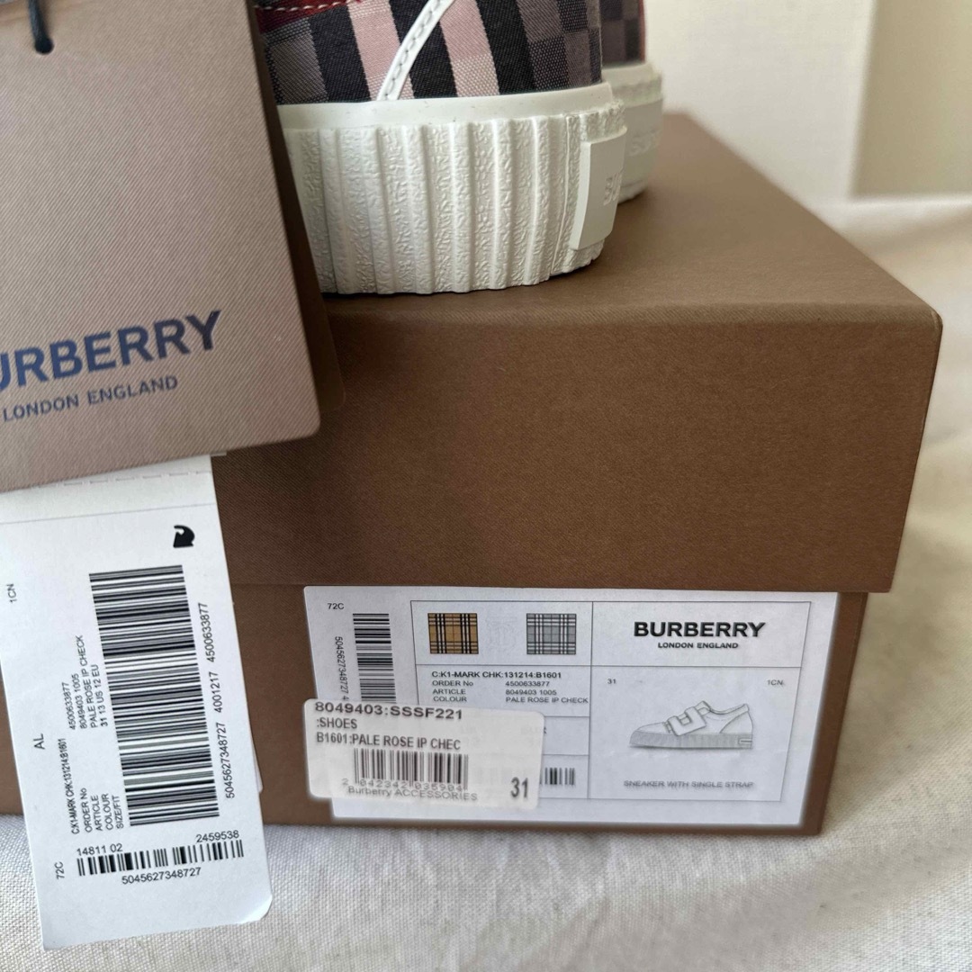 BURBERRY(バーバリー)の新品　Burberry キッズスニーカー　31EU キッズ/ベビー/マタニティのキッズ靴/シューズ(15cm~)(スニーカー)の商品写真