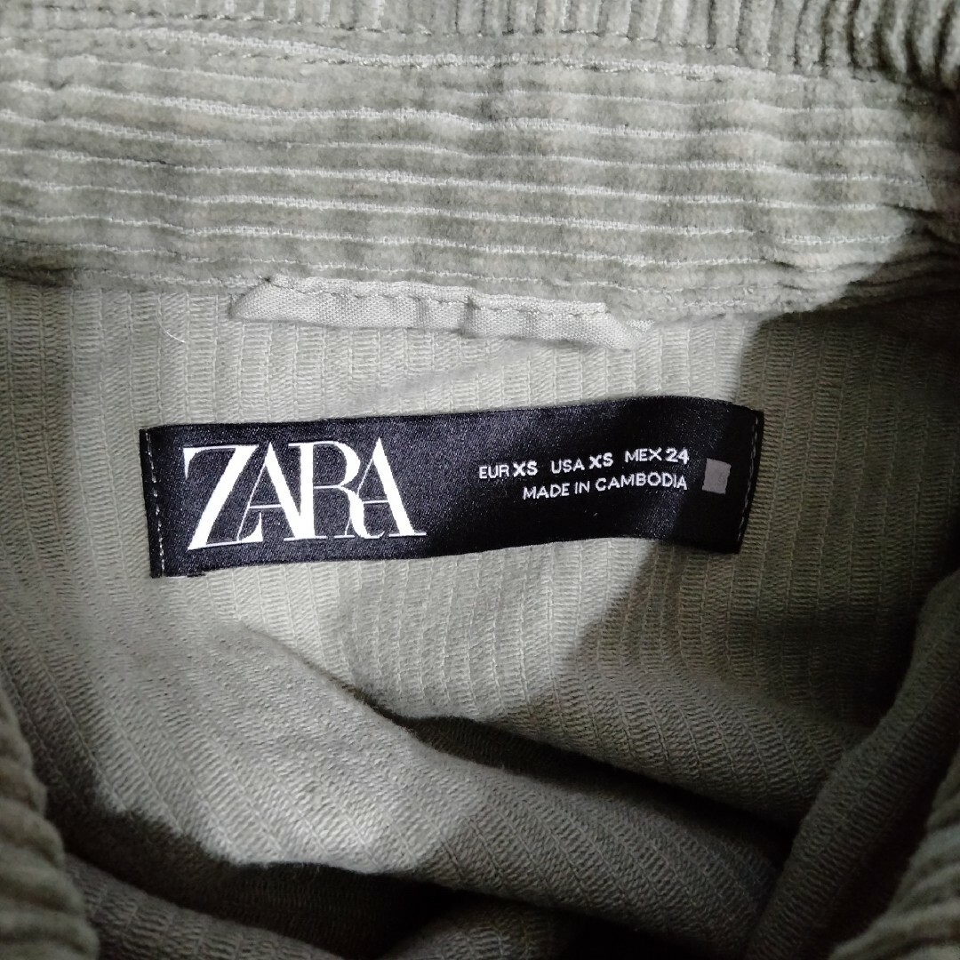 ZARA(ザラ)の【ZARA】コーデュロイシャツ　ジャケット　カーキ レディースのトップス(シャツ/ブラウス(長袖/七分))の商品写真