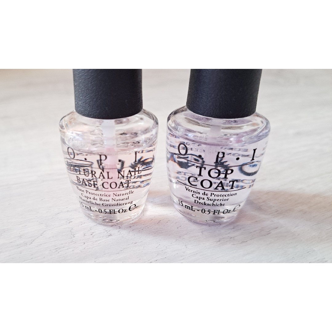 OPI(オーピーアイ)の【み様専用】OPI　トップコート ベースコート コスメ/美容のネイル(マニキュア)の商品写真