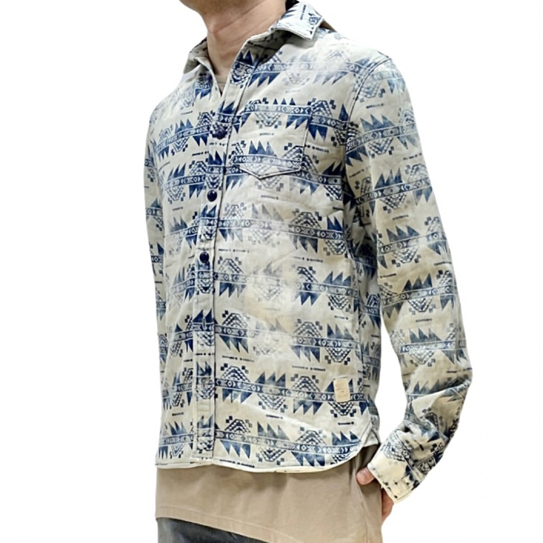 SCOTCH & SODA(スコッチアンドソーダ)の中古 SCOTCH & SODA ネイティブ民族柄 デニム風 スウェット シャツ メンズのトップス(シャツ)の商品写真