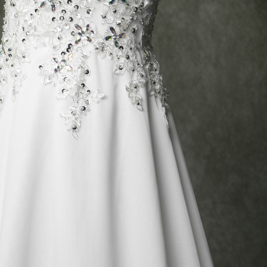 豪華！ウエディングドレス ホワイト キラキラのハンドビーディング トレーン 結婚 レディースのフォーマル/ドレス(ウェディングドレス)の商品写真