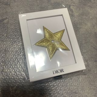 ディオール(Dior)の新品未使用💗DIOR ノベルティ　ピンバッチ(ブローチ/コサージュ)